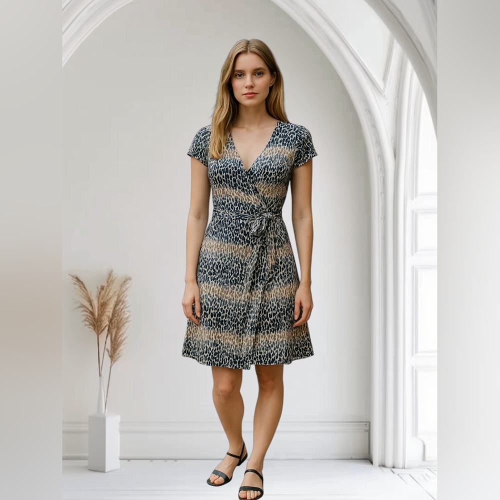 LOFT Stylish Navy, Cream and White Patterned WRAP Dress 😍